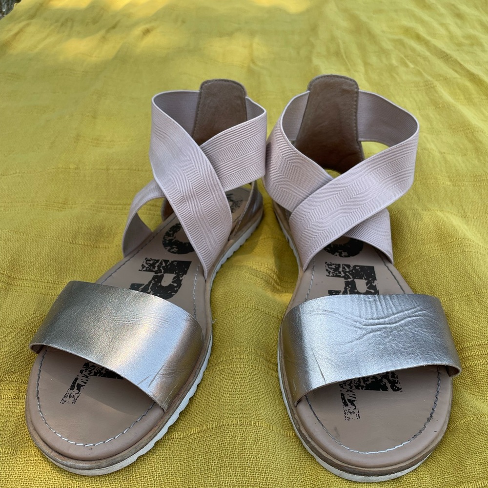 Gold Sorel Ella Sandals ⚱️